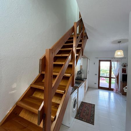 Casa Sviluppata Su Due Piani Con Doppia Veranda E Parcheggio Privato San Teodoro  Exteriér fotografie