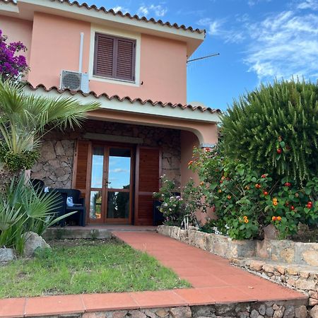 Casa Sviluppata Su Due Piani Con Doppia Veranda E Parcheggio Privato San Teodoro  Exteriér fotografie