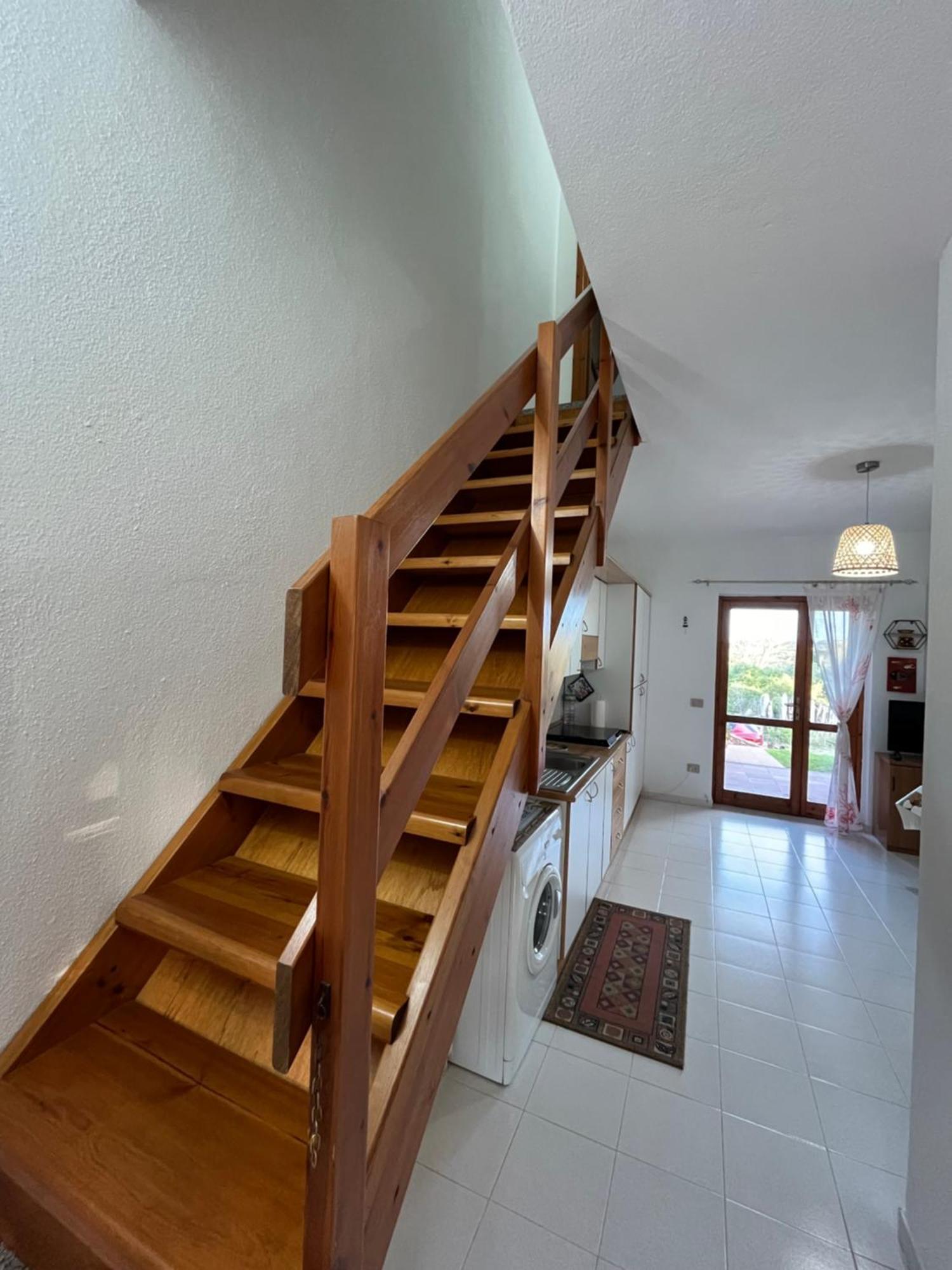 Casa Sviluppata Su Due Piani Con Doppia Veranda E Parcheggio Privato San Teodoro  Exteriér fotografie