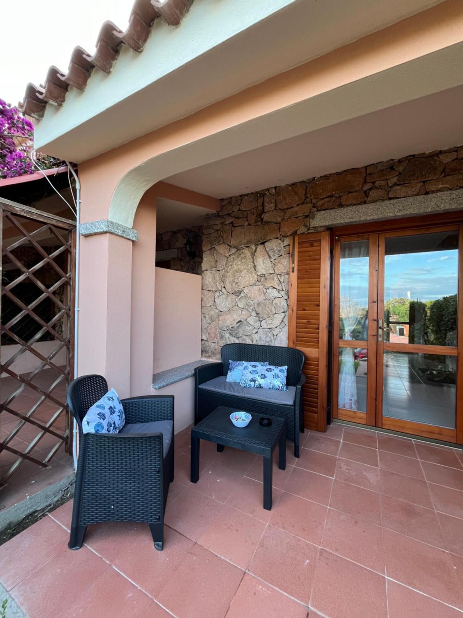 Casa Sviluppata Su Due Piani Con Doppia Veranda E Parcheggio Privato San Teodoro  Exteriér fotografie