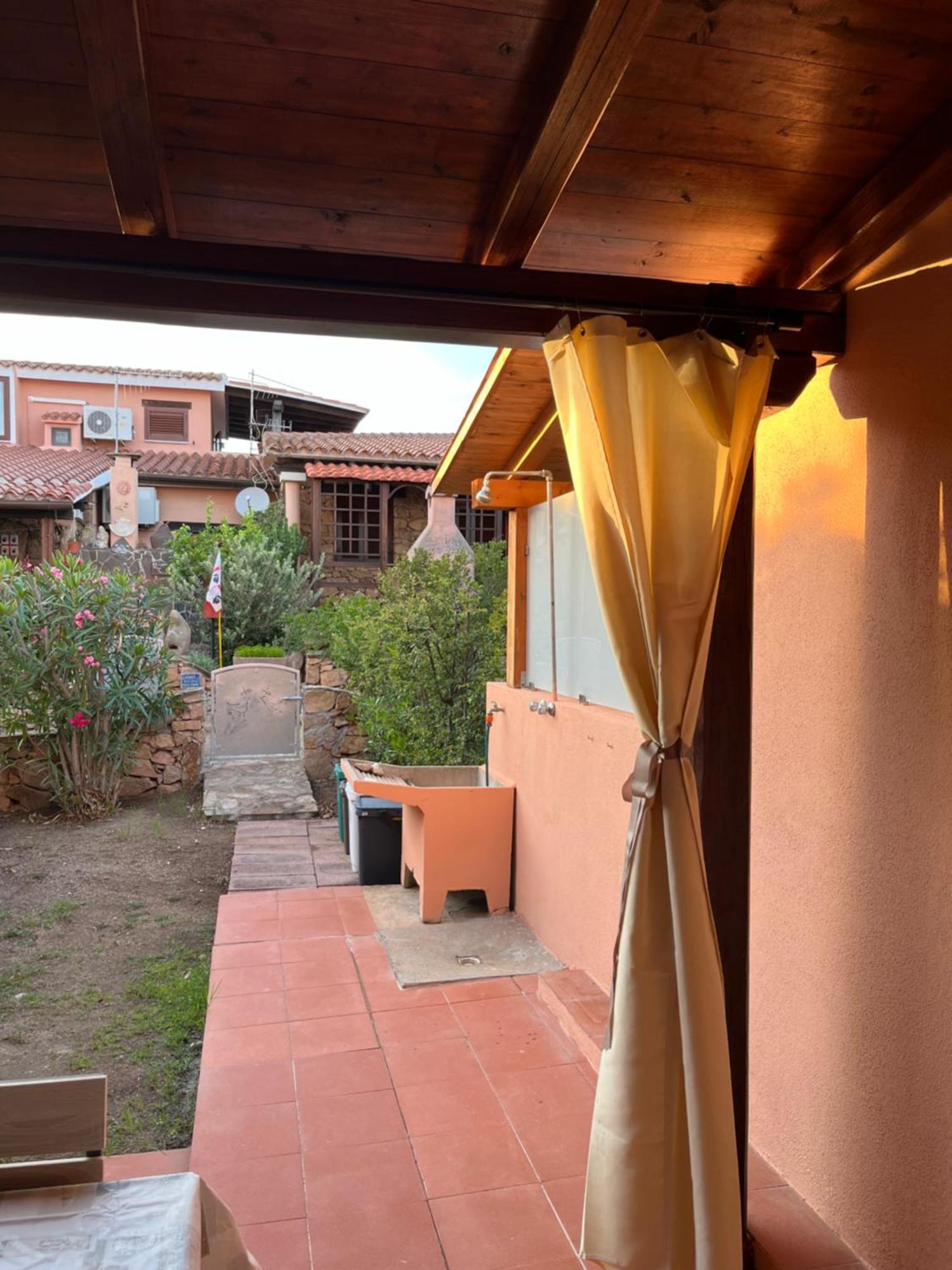 Casa Sviluppata Su Due Piani Con Doppia Veranda E Parcheggio Privato San Teodoro  Exteriér fotografie