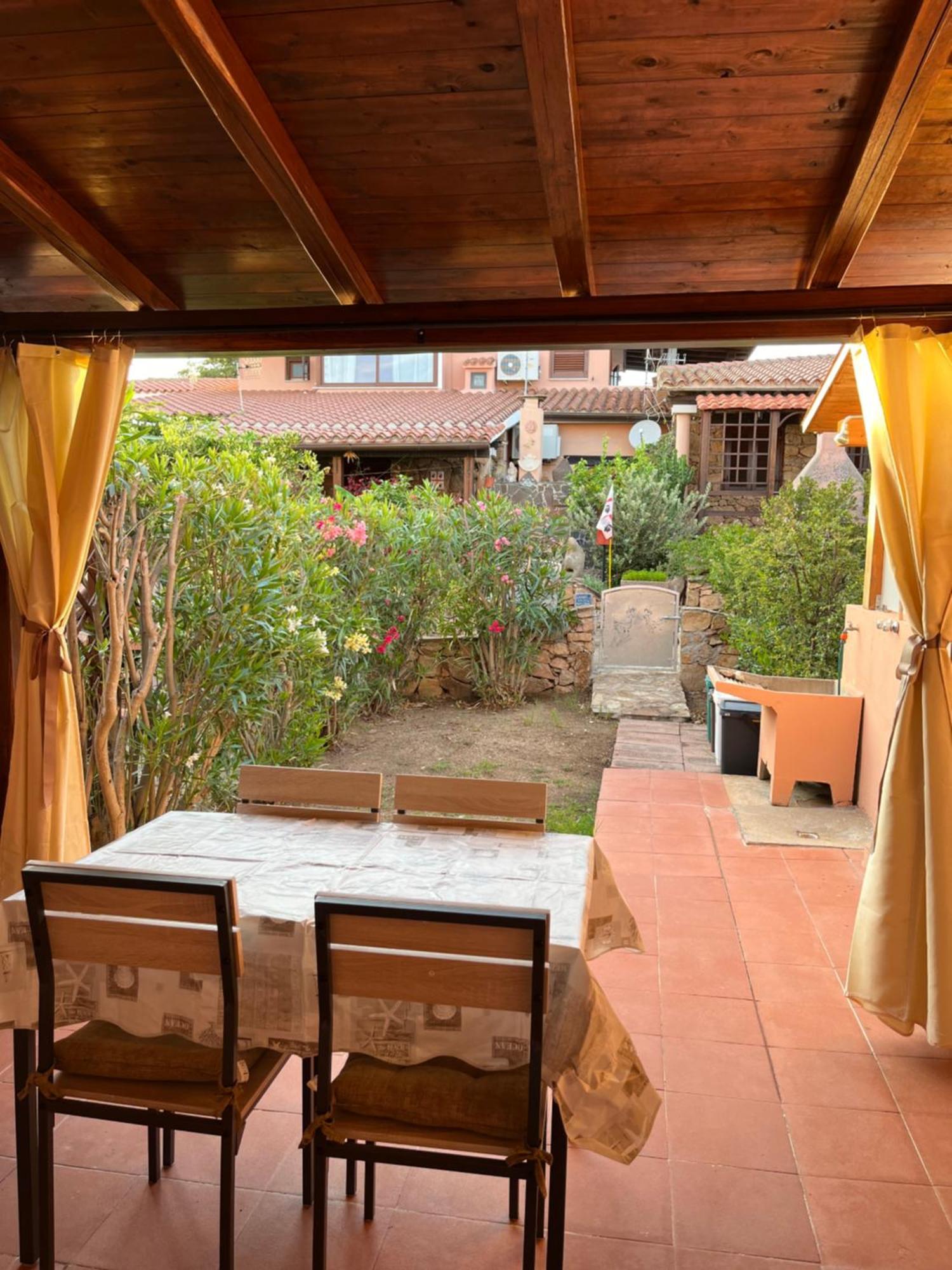 Casa Sviluppata Su Due Piani Con Doppia Veranda E Parcheggio Privato San Teodoro  Exteriér fotografie