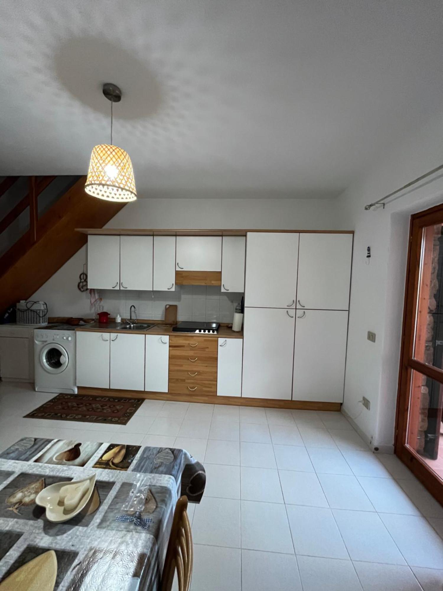 Casa Sviluppata Su Due Piani Con Doppia Veranda E Parcheggio Privato San Teodoro  Exteriér fotografie