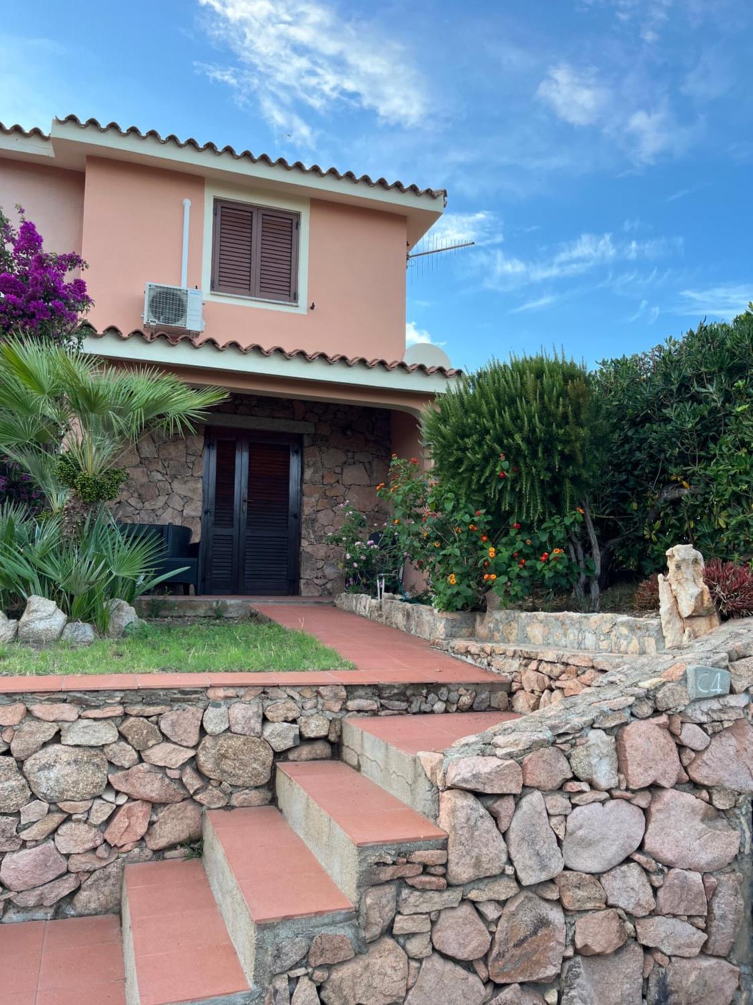 Casa Sviluppata Su Due Piani Con Doppia Veranda E Parcheggio Privato San Teodoro  Exteriér fotografie
