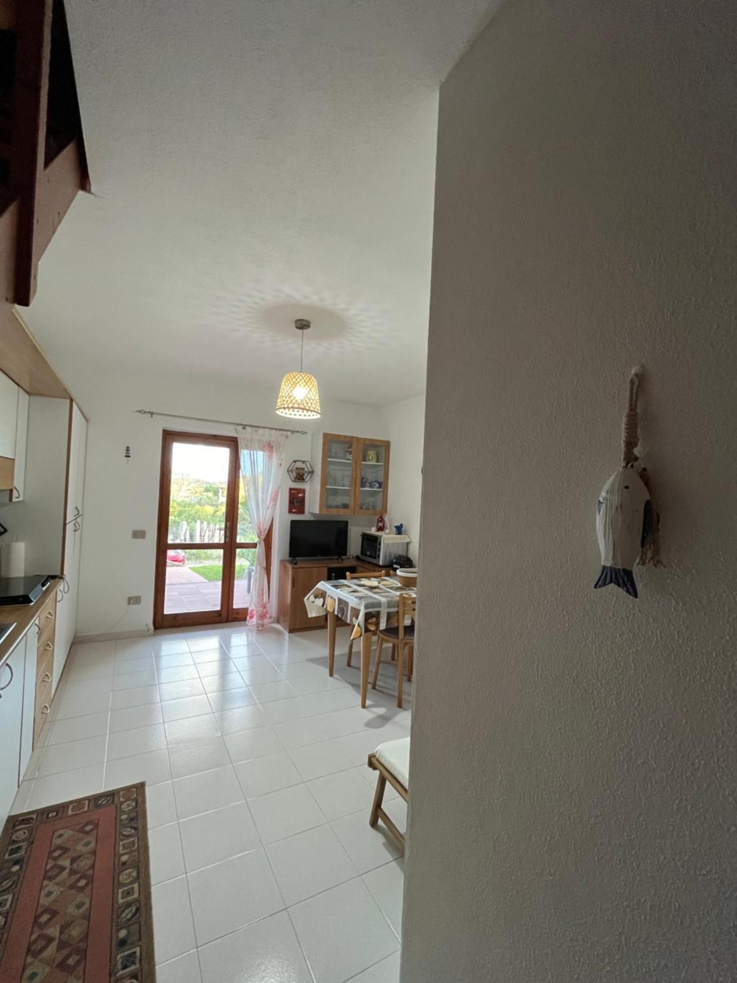 Casa Sviluppata Su Due Piani Con Doppia Veranda E Parcheggio Privato San Teodoro  Exteriér fotografie