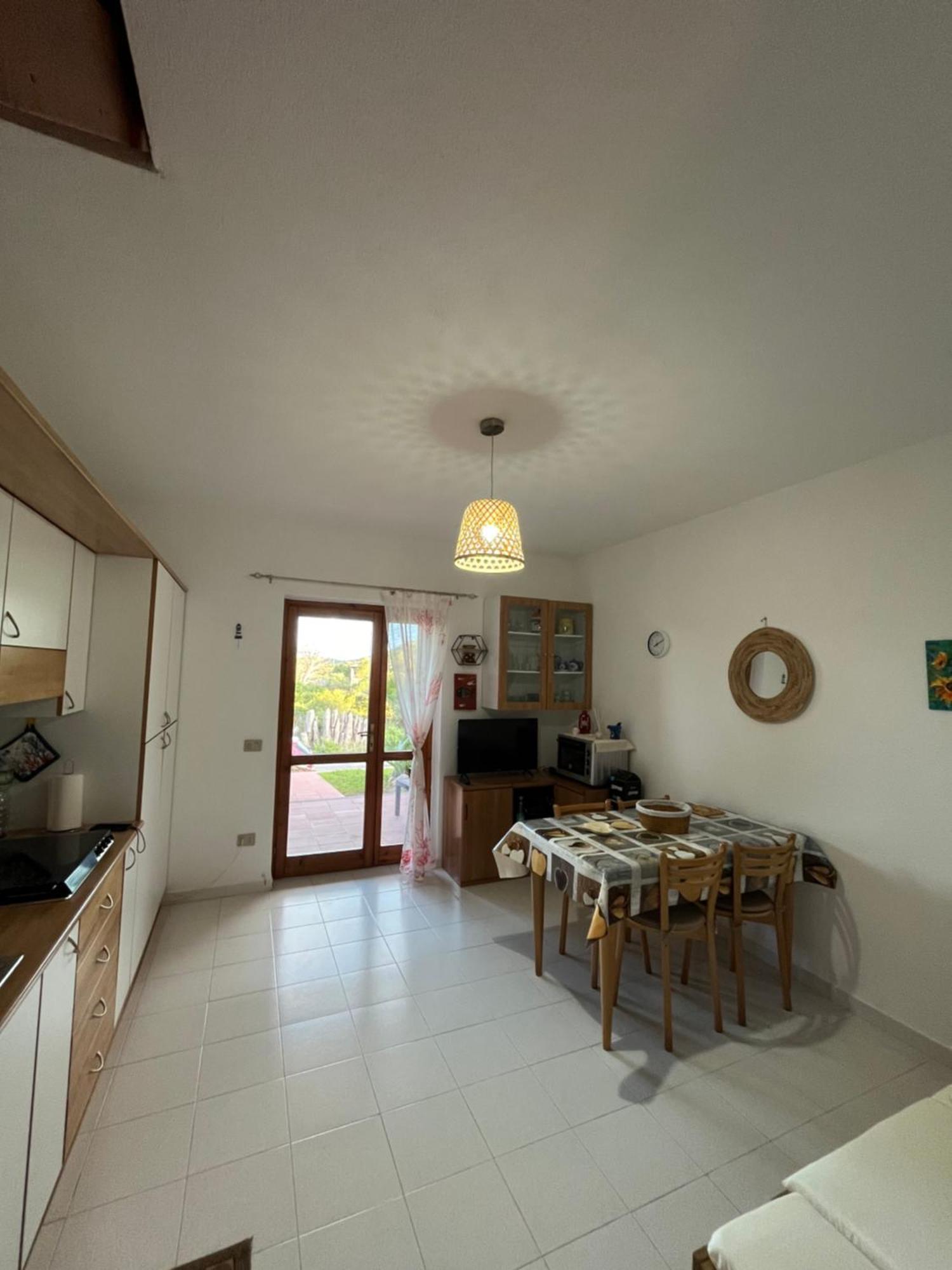 Casa Sviluppata Su Due Piani Con Doppia Veranda E Parcheggio Privato San Teodoro  Exteriér fotografie