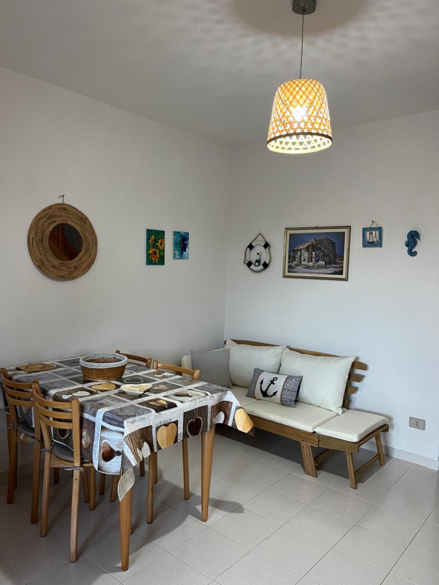 Casa Sviluppata Su Due Piani Con Doppia Veranda E Parcheggio Privato San Teodoro  Exteriér fotografie